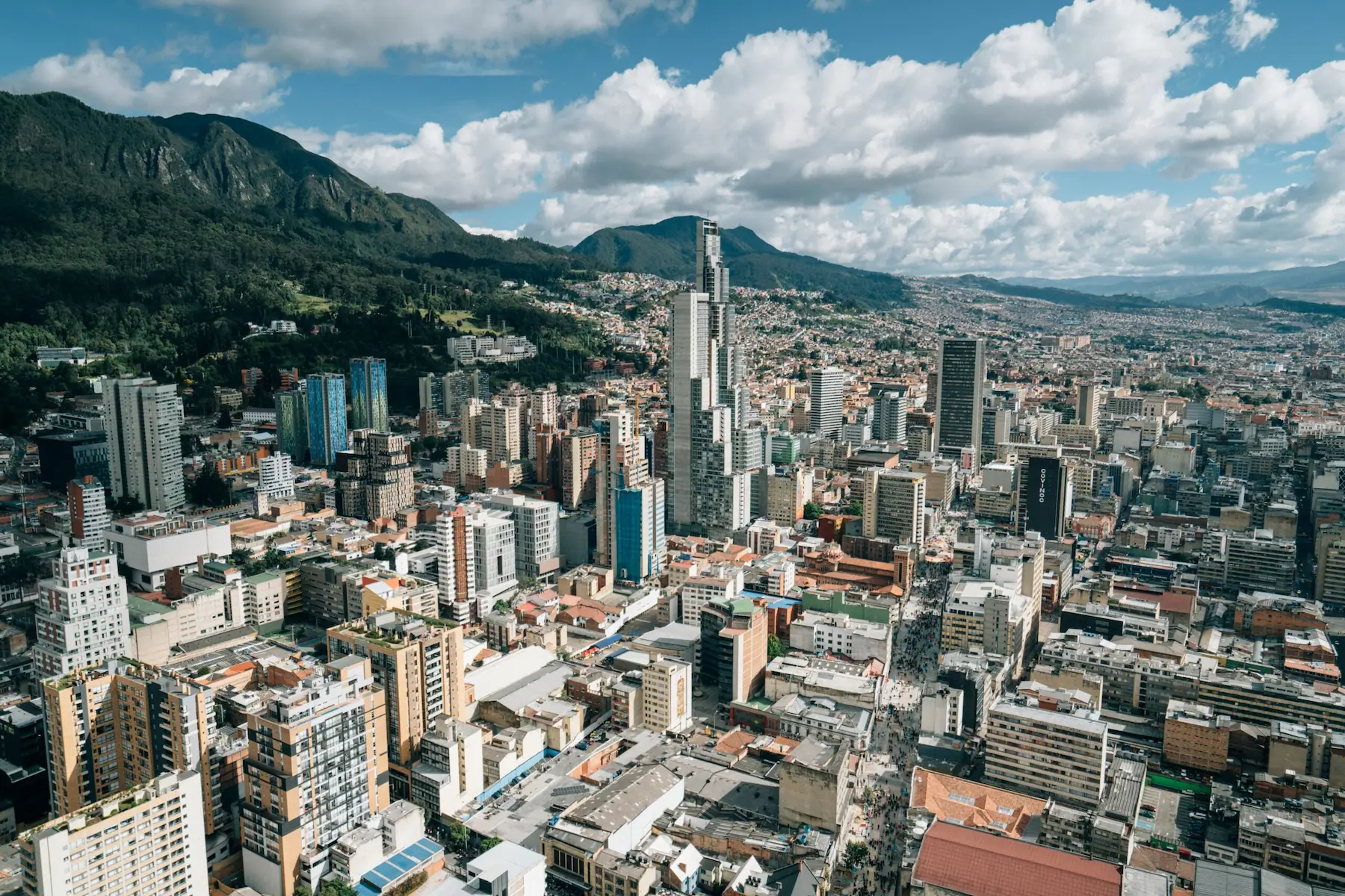 HR&A contributes to a newly published white paper on value creation and participation in Colombian cities for the Lincoln Institute of Land Policy